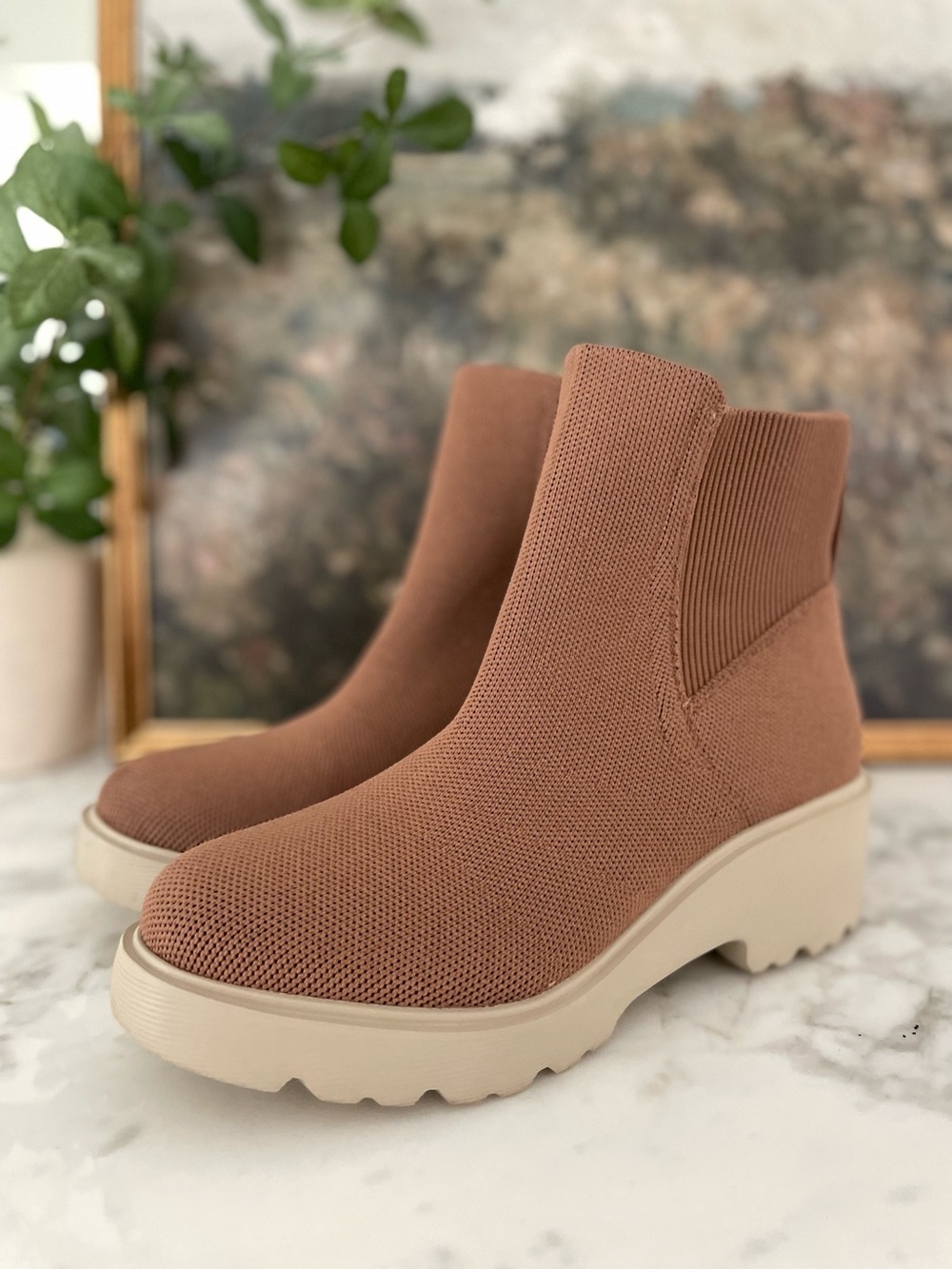 Vivaia Everly Chunky Chelsea Boots Brown Cream Travel Water Repellent size 8